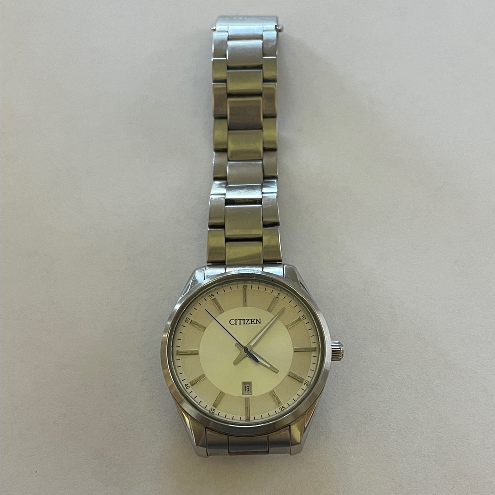 Citizen Silver Timepiece with Light Dial